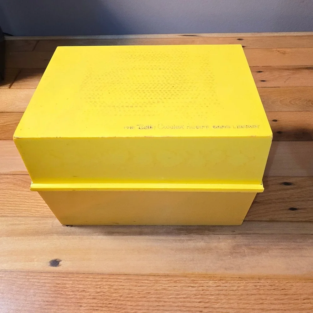 Vintage Betty Crocker Recipe Card Library 1970s Yellow Plastic Box Made in USA